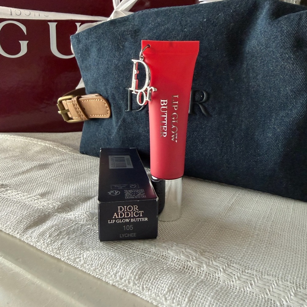 Dior Addict Lip Glow Butter - Lychee Red Tube with Silver Cap - Picture 3 of 4